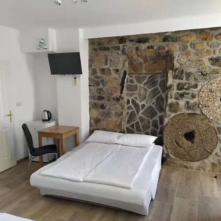 Apartmaji Maln Apartment *