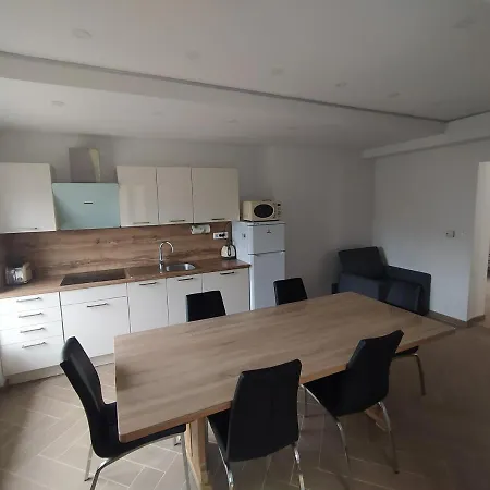 Apartmaji Maln *