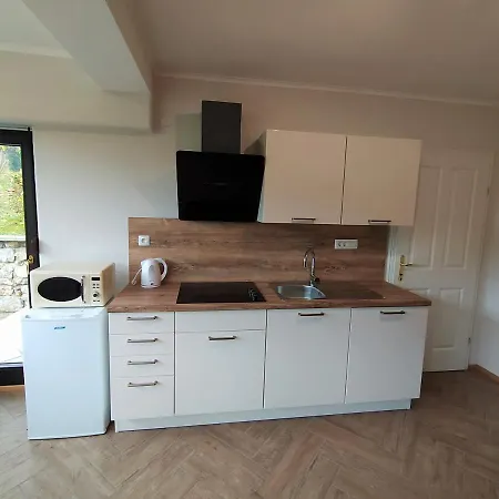 Apartmaji Maln شقة